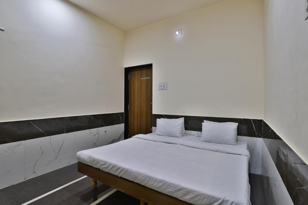 Spot On 37366 Hotel Mahalaxmi Dwārka Dış mekan fotoğraf